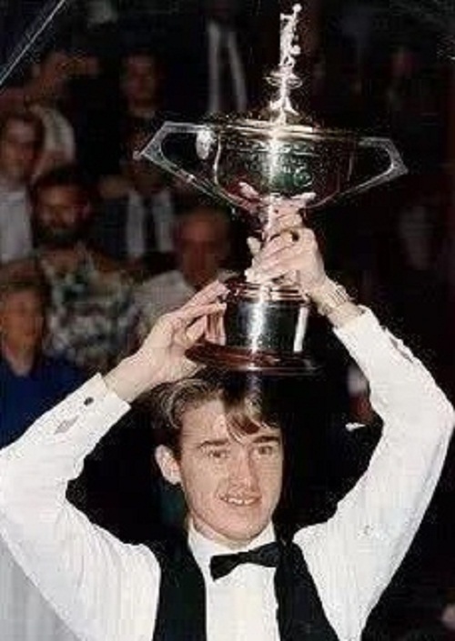 捧起冠军奖 捧起冠军奖