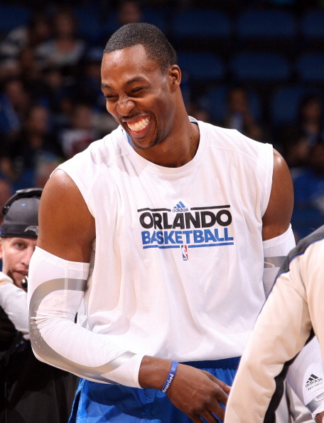 他对左右打 他对左右打